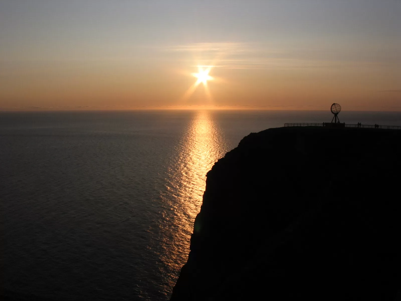 Você Sabia que o Sol na Islândia nunca se poe no verão? Fatos Curiosos Você Sabia que o Sol na Islândia nunca se poe no verão? Fatos Curiosos